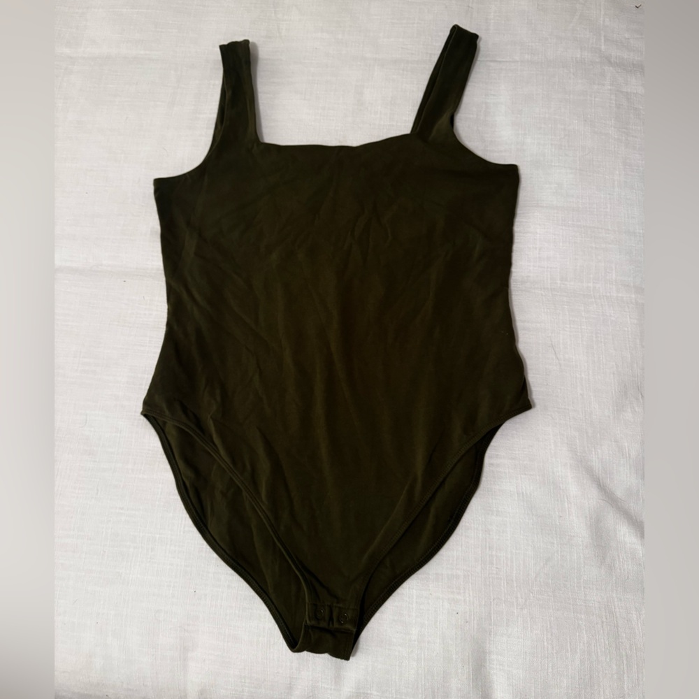 ❤️‍🔥4/$20❤️‍🔥 Old Navy Olive Green Bodysuit